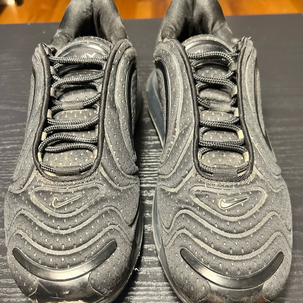 Men’s Nike Air Max 720 Triple Black size 9.5W 8M